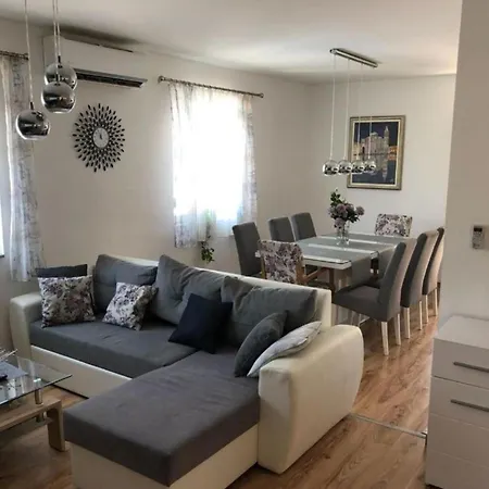 House Franov Nyaraló Zára