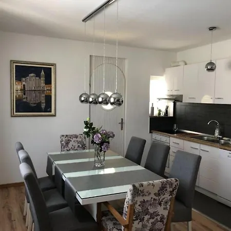House Franov Zara